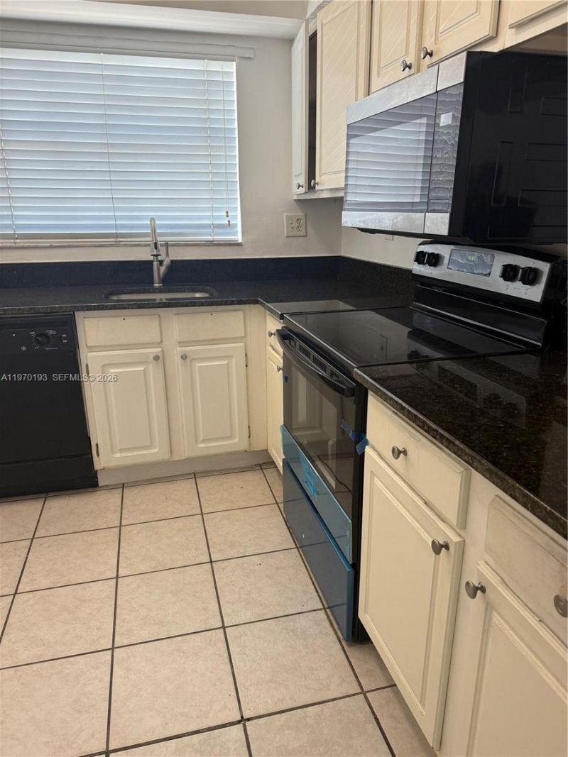 1791 NW 96th Ter, Unit 4F, Pembroke Pines, FL 33024 Photo