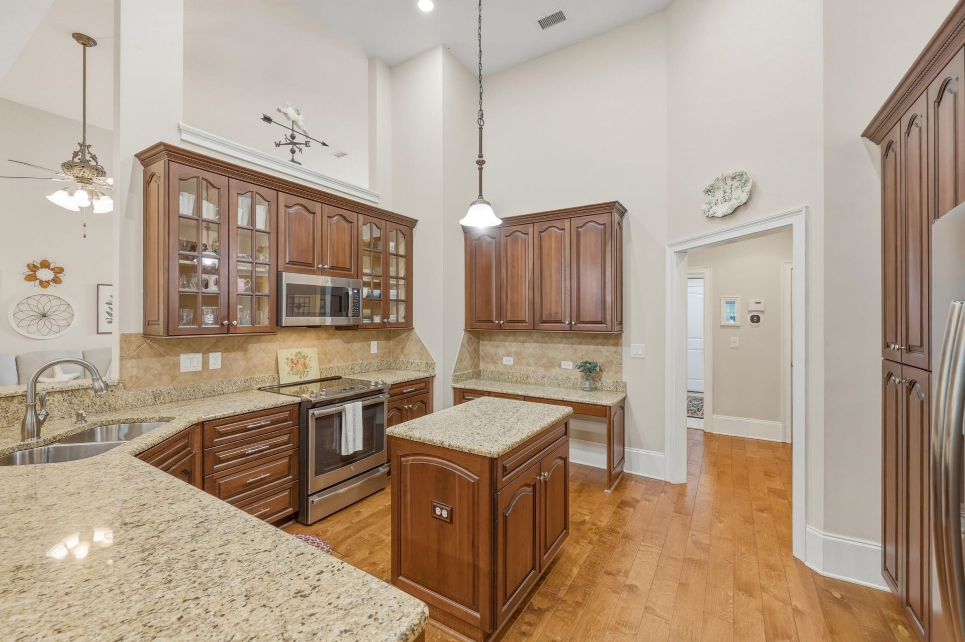74 Cascade Dr. Photo 11