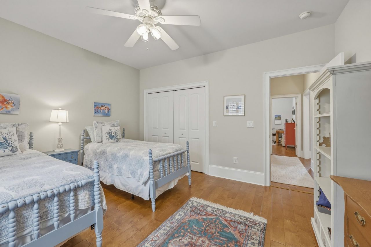 74 Cascade Dr. Photo 24