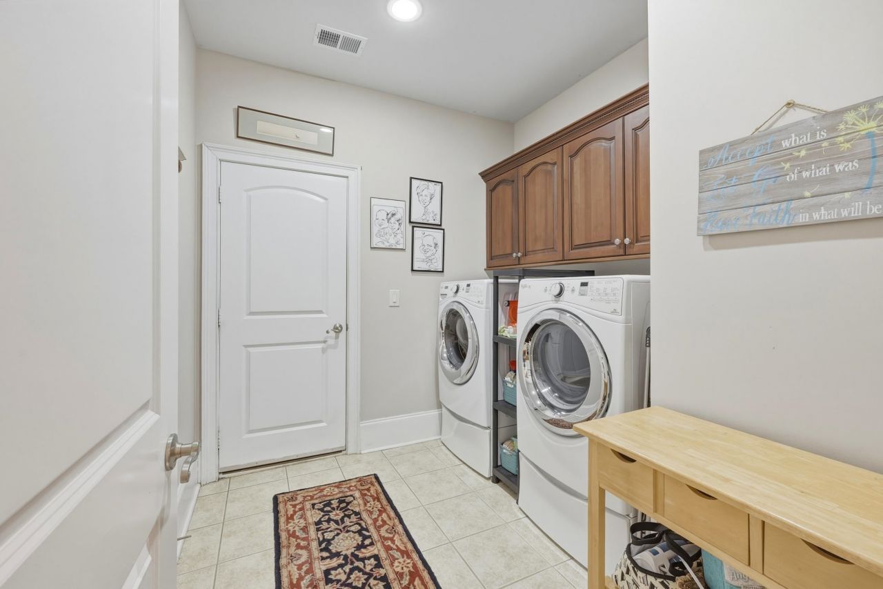 74 Cascade Dr. Photo 28