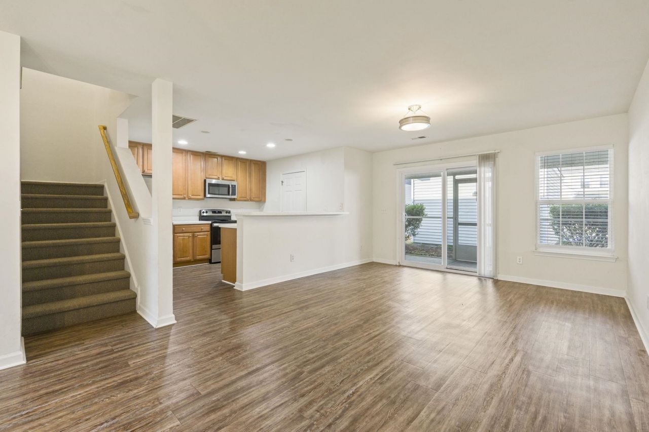 909 Barn Owl Ct.  Photo 6