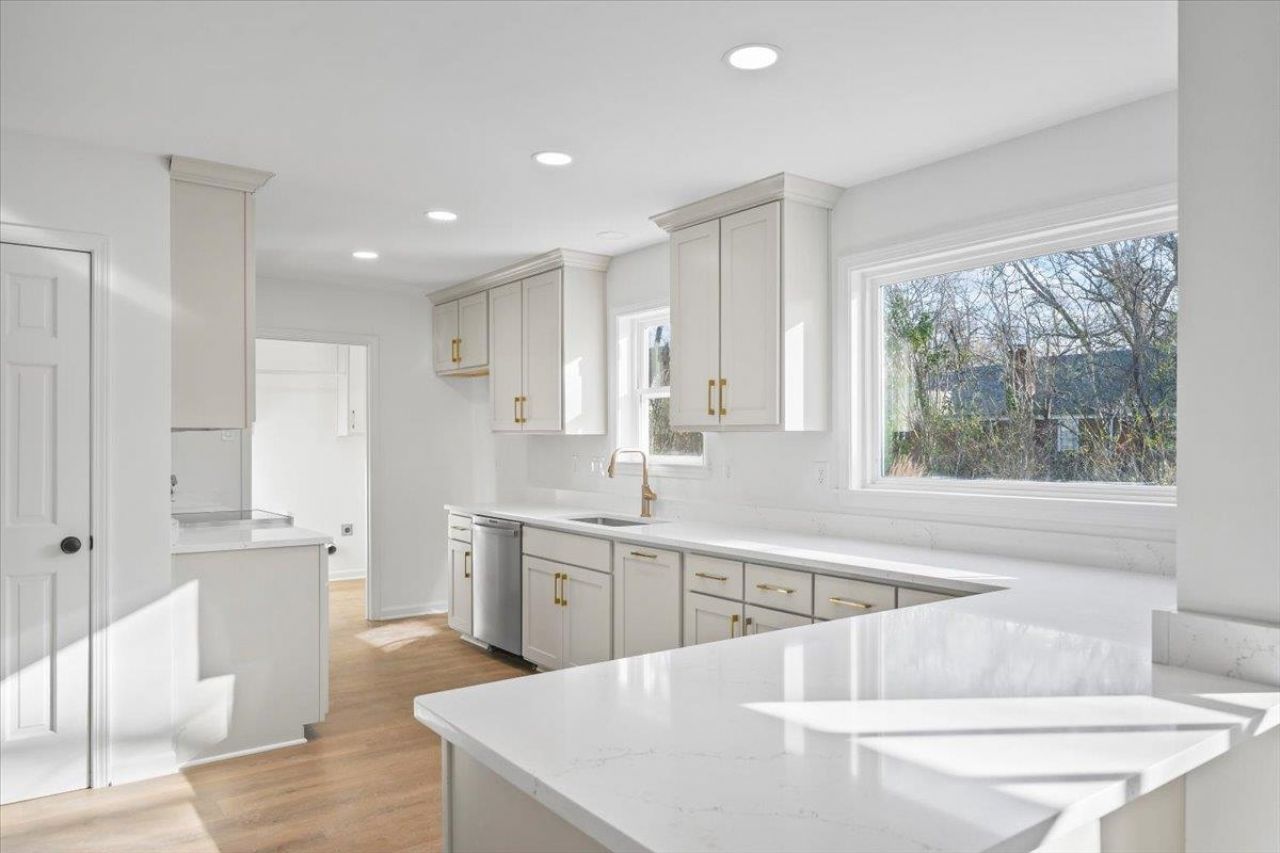 1676 MILLER FARMS RD Germantown, TN 38138