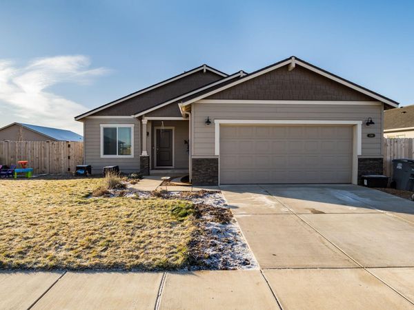 1318 NW Willow Parkway Road, Madras, OR 97741