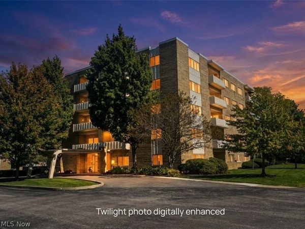 2089 Wooster Road, Unit 43, Rocky River, OH 44116