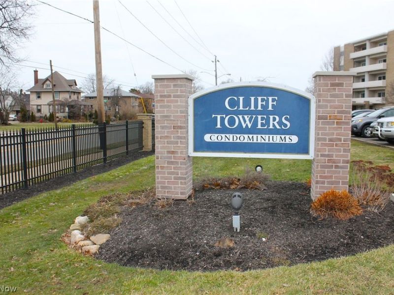 2089 Wooster Road, Unit 43, Rocky River, OH 44116 Photo 2