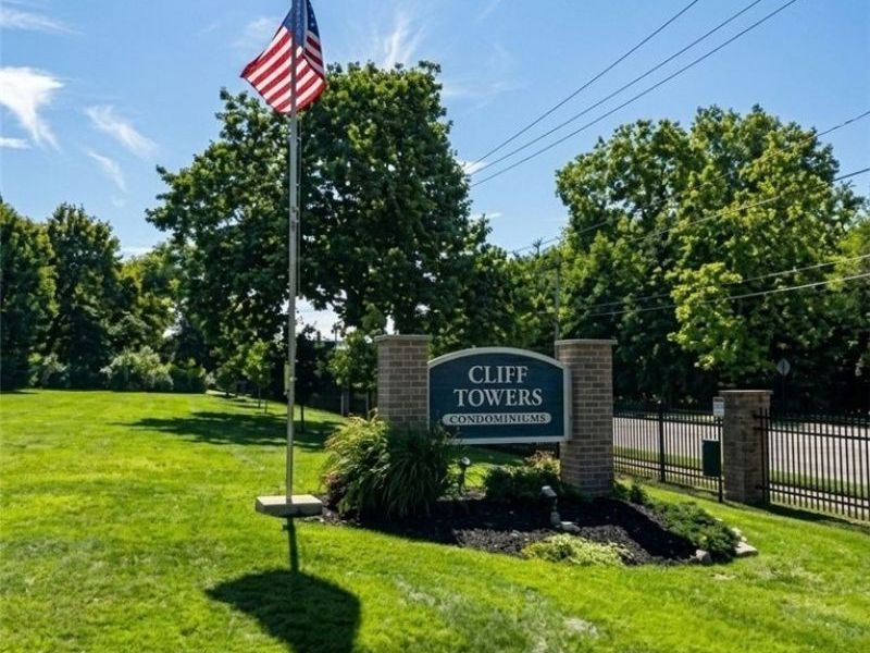 2089 Wooster Road, Unit 43, Rocky River, OH 44116 Photo 3