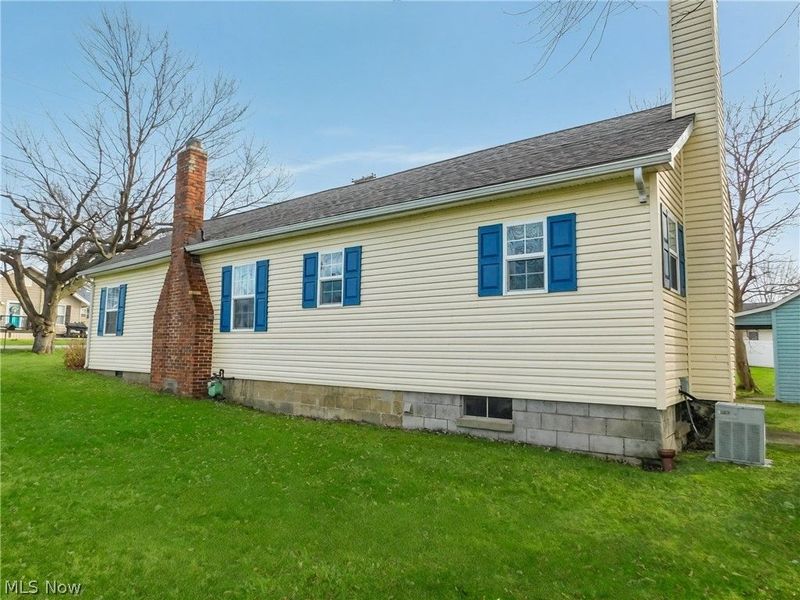 5089 South Geneva Drive, Geneva on the Lake, OH 44041 Photo 2