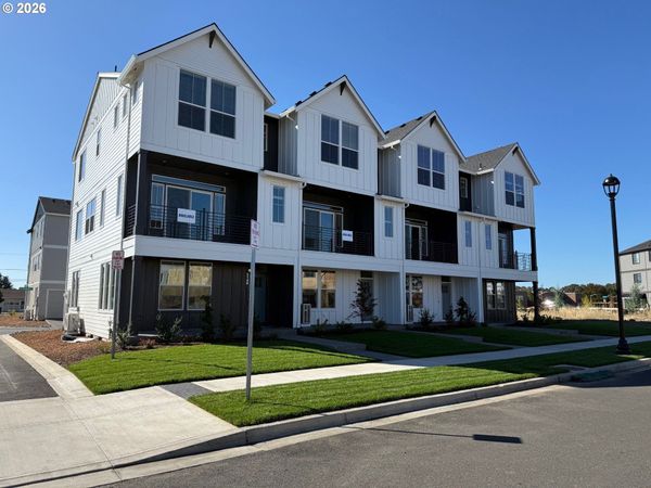 5126 SE THORNAPPLE ST, Hillsboro, OR 97123