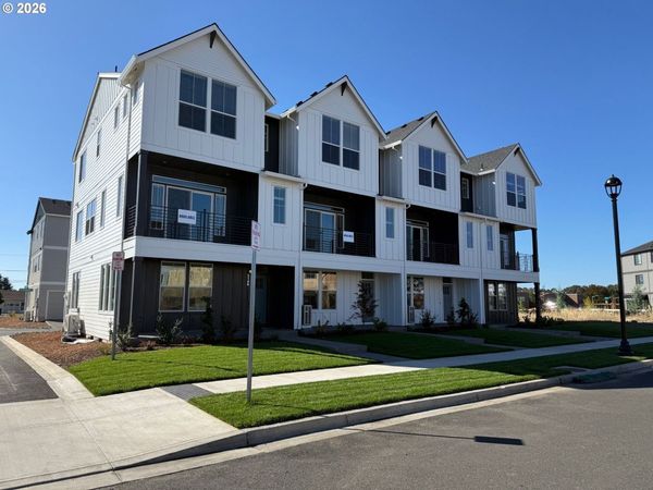 5126 SE THORNAPPLE ST, Hillsboro, OR 97123