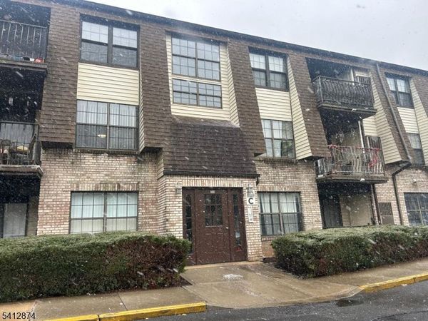 660 N Broad St, Elizabeth, NJ 07208