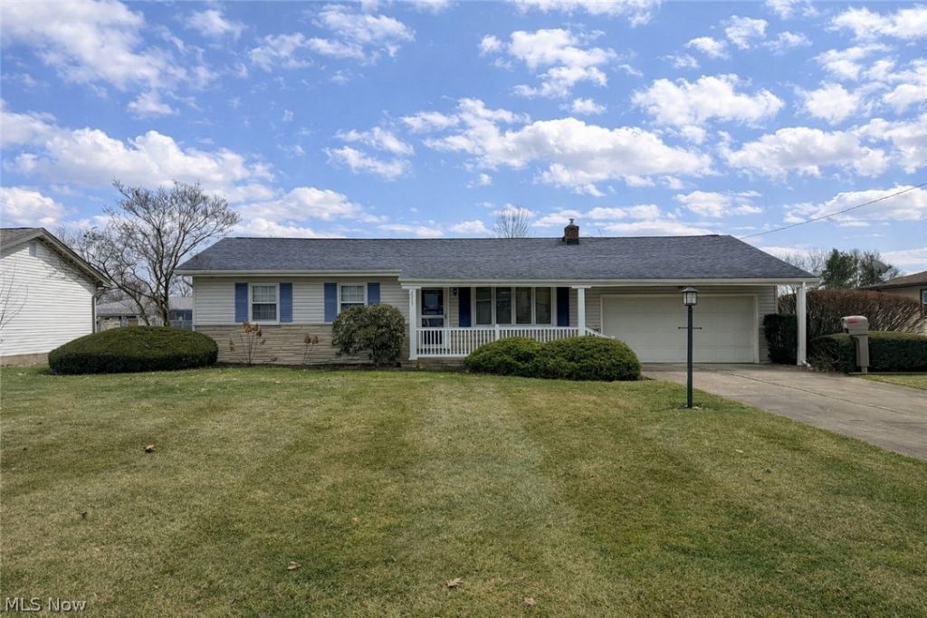 2257 Breezewood Drive, Austintown, OH 44515 Main Photo