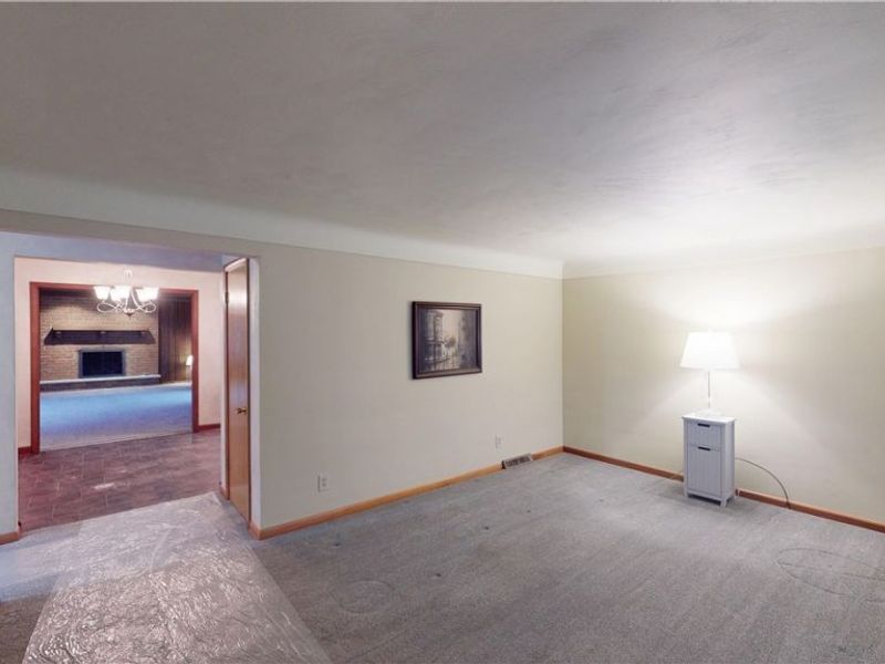 2257 Breezewood Drive, Austintown, OH 44515 Photo 2