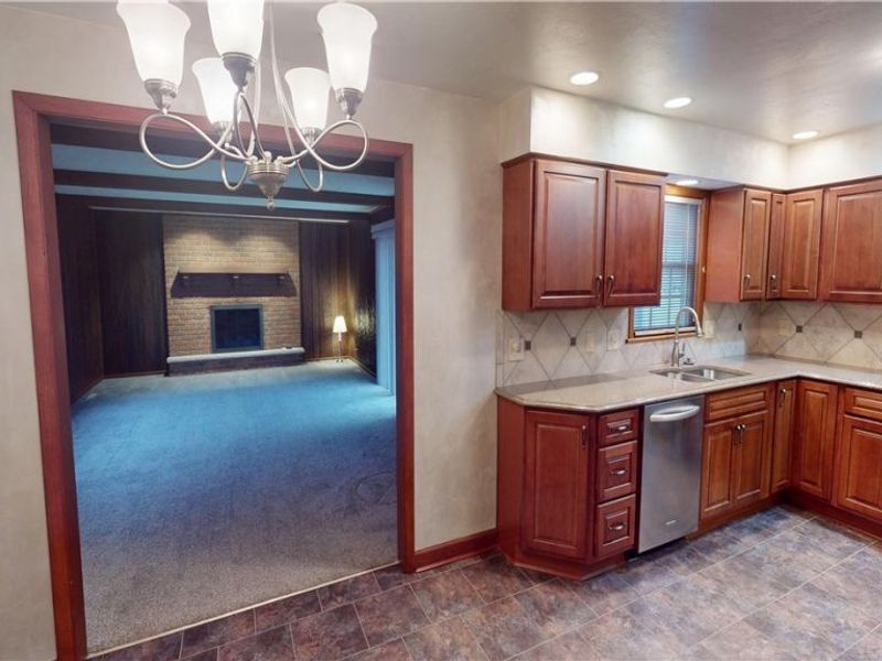 2257 Breezewood Drive, Austintown, OH 44515 Photo 4