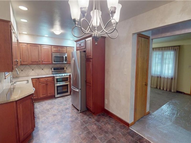 2257 Breezewood Drive, Austintown, OH 44515 Photo 5