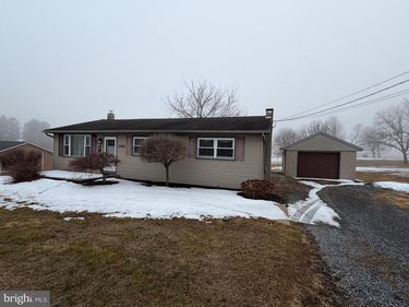 1092 PAPER MILL ROAD, CHAMBERSBURG, PA 17202