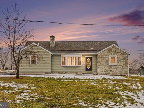 5885 AVIS LANE , HARRISBURG, PA 17112