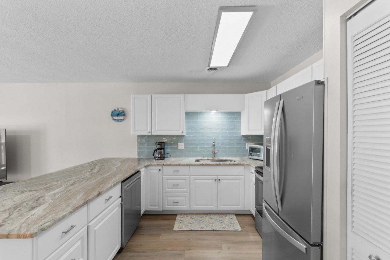 1860 Auburn Ln.  Photo 11