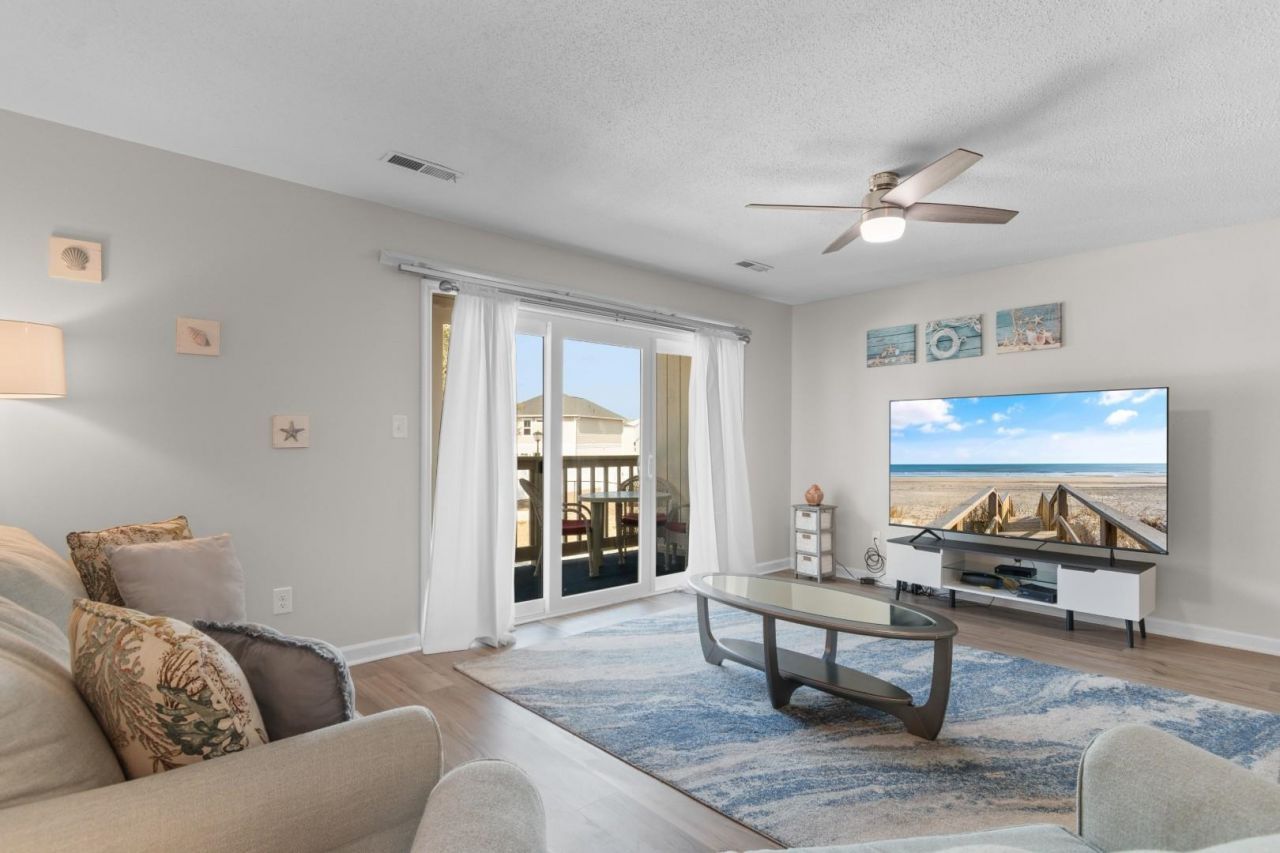 1860 Auburn Ln.  Photo 18