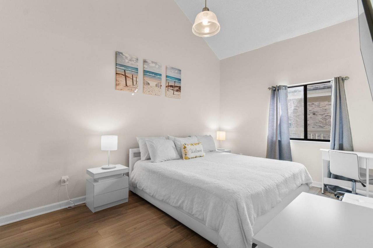 1860 Auburn Ln.  Photo 19