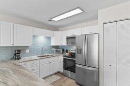 1860 Auburn Ln.  photo 4