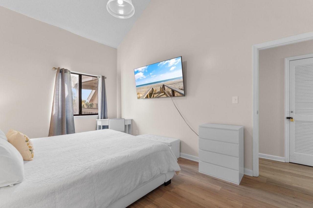 1860 Auburn Ln.  Photo 20