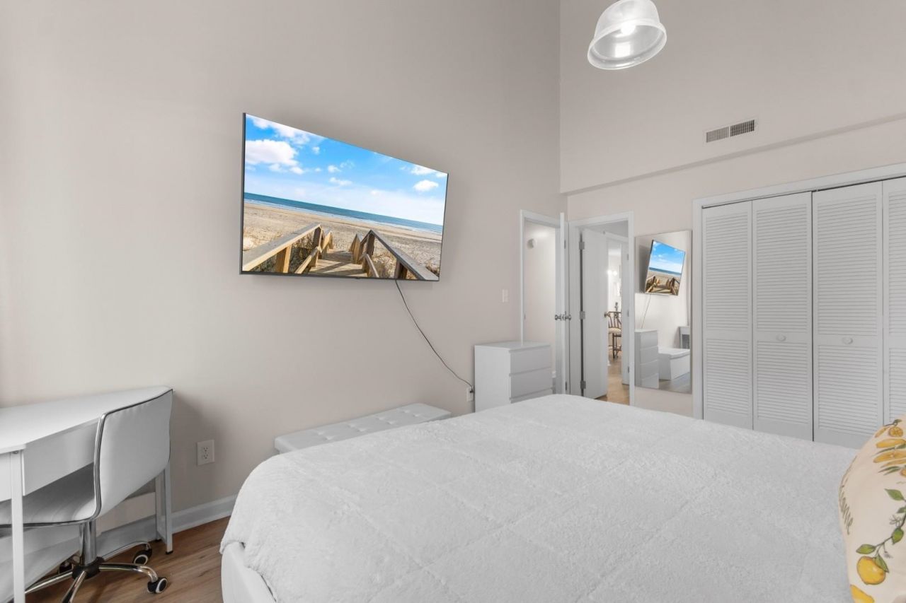 1860 Auburn Ln.  Photo 21