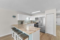 1860 Auburn Ln.  photo 4