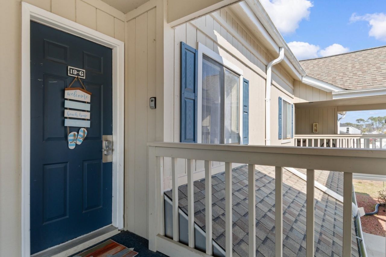 1860 Auburn Ln.  Photo 8