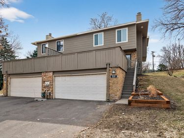 2129 Tamarin Trail, Golden Valley, MN 55427