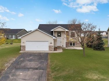 815 Cologne Lane, Waverly, MN 55390