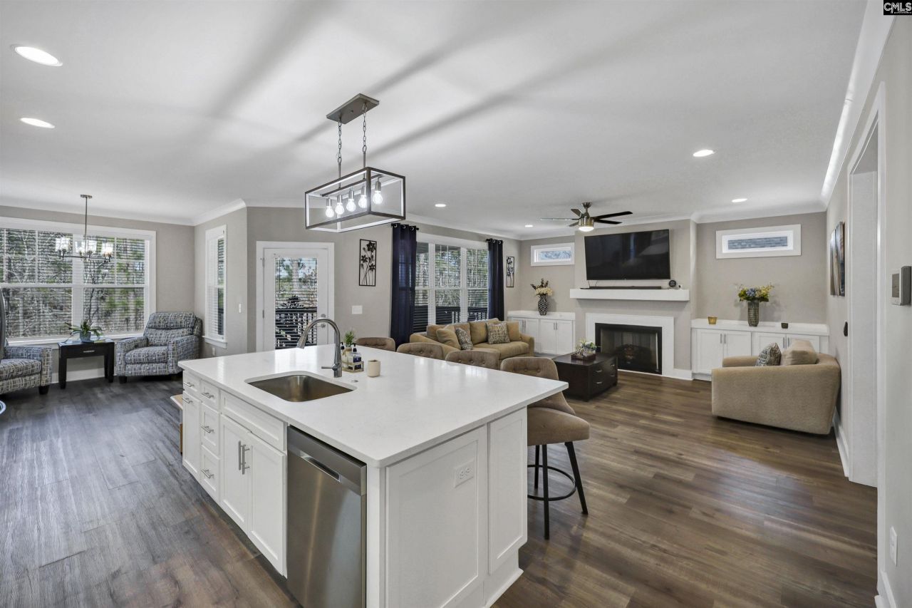 204 Sapphire Gem Lane Photo 13