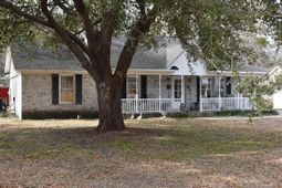 1044 Forest Dr. photo 4