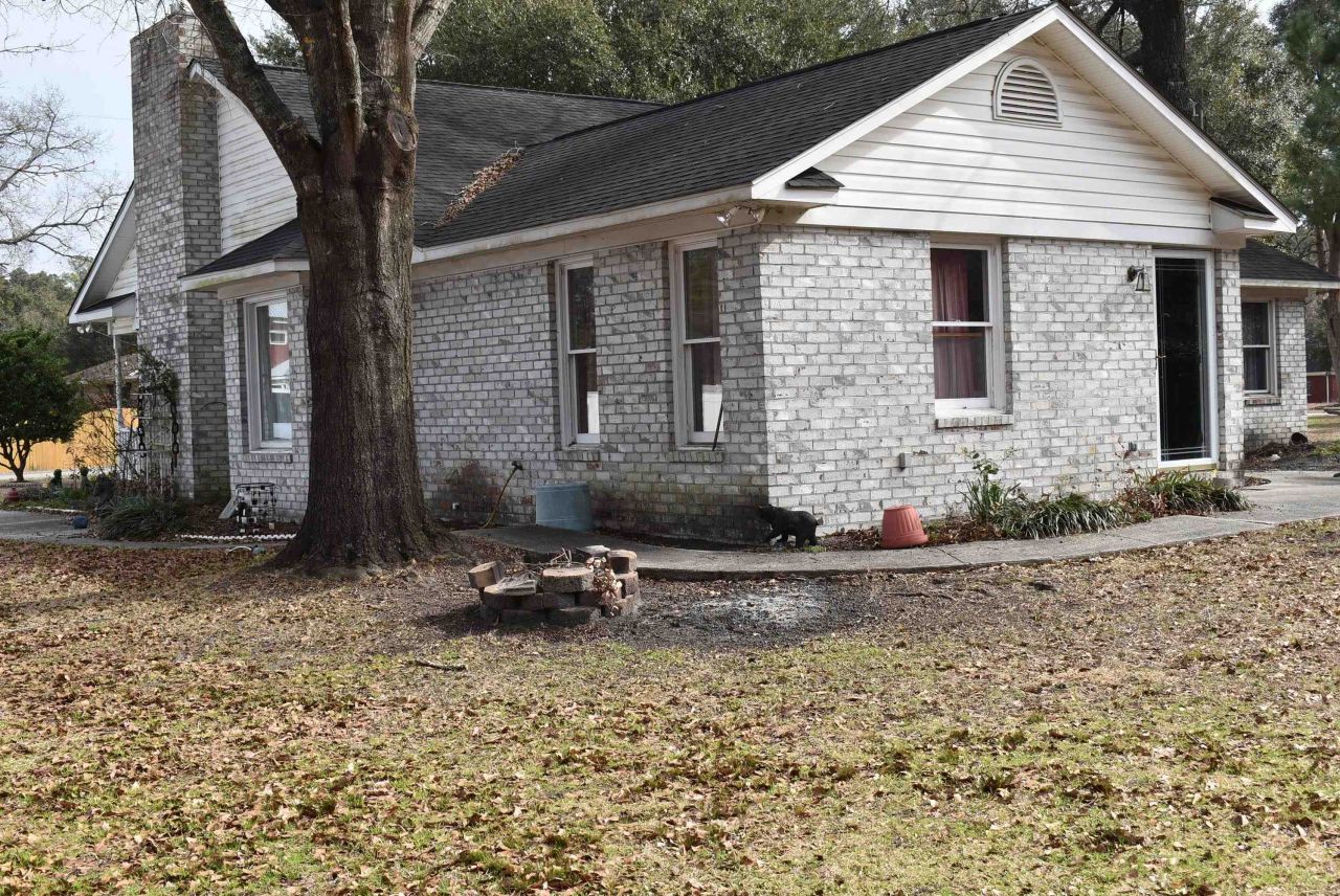 1044 Forest Dr. Photo 5