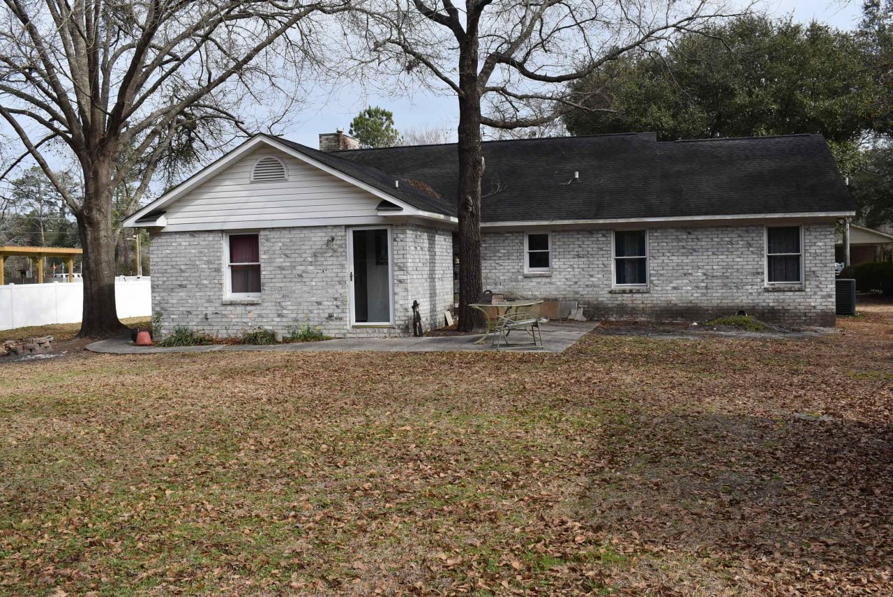 1044 Forest Dr. Photo 6