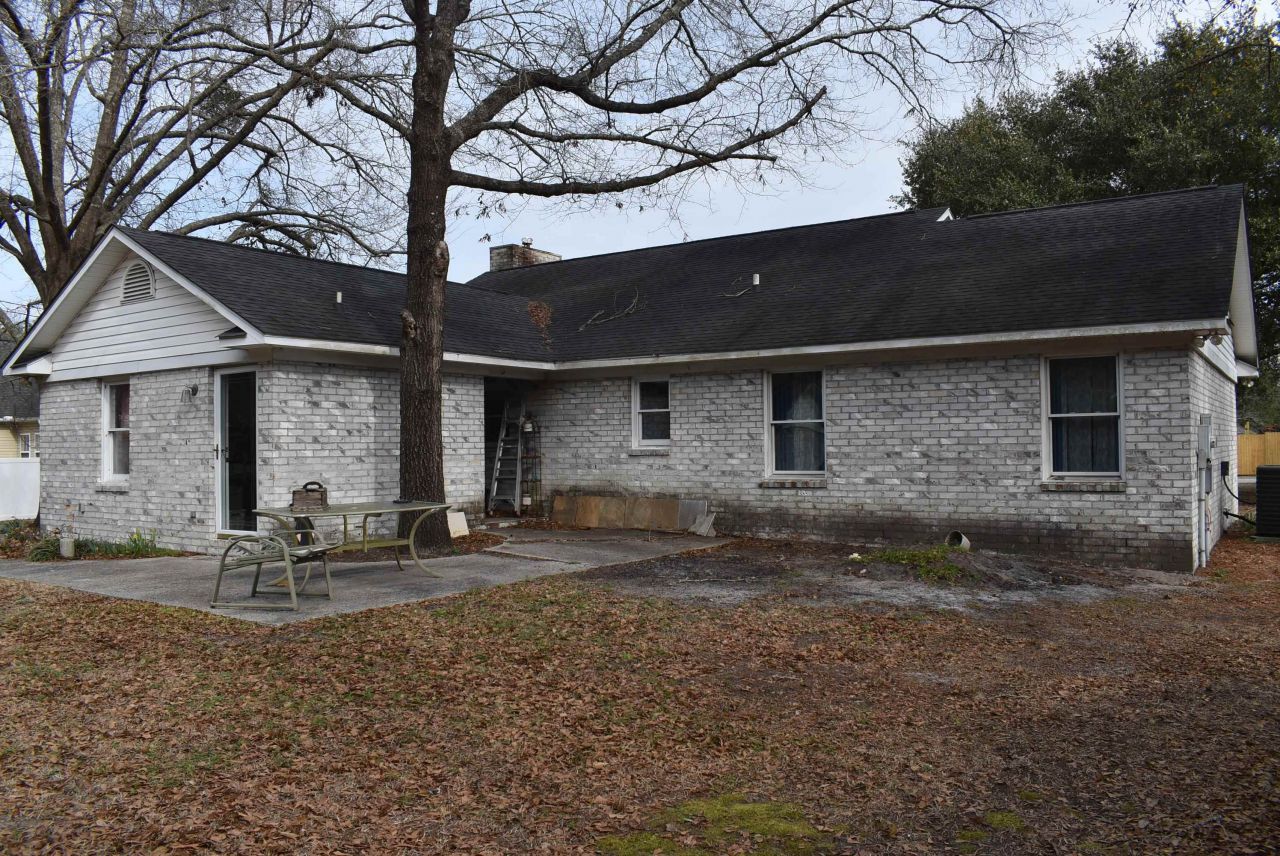 1044 Forest Dr. Photo 7