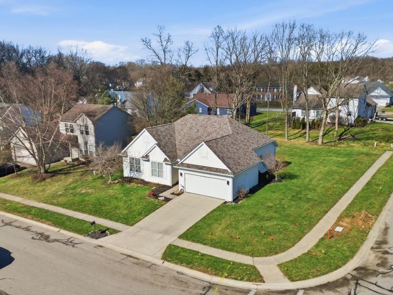 300 Shawnee Loop S, Pataskala, OH 43062 Photo 2