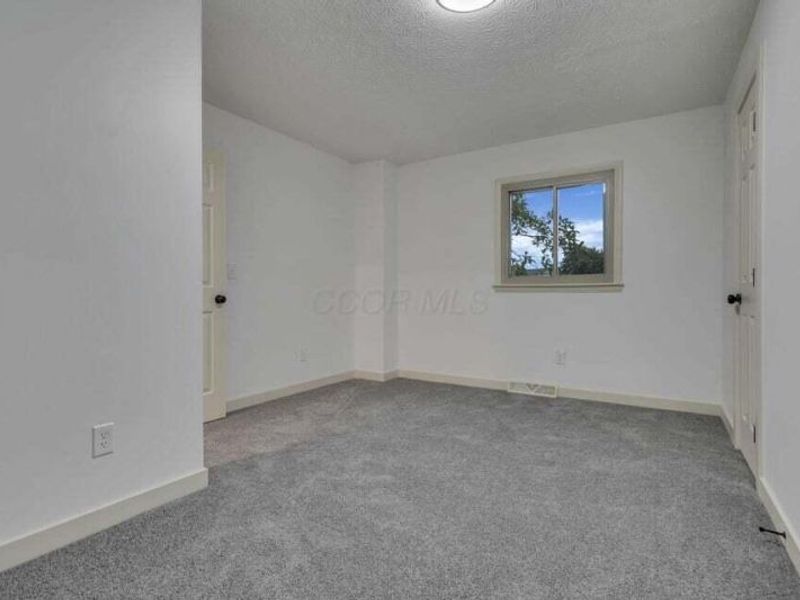 7036 White Butterfly Lane, Reynoldsburg, OH 43068 Photo 17