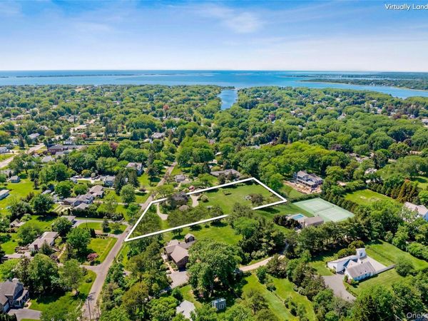 11 Clay Pit Road , Remsenburg, NY 11963