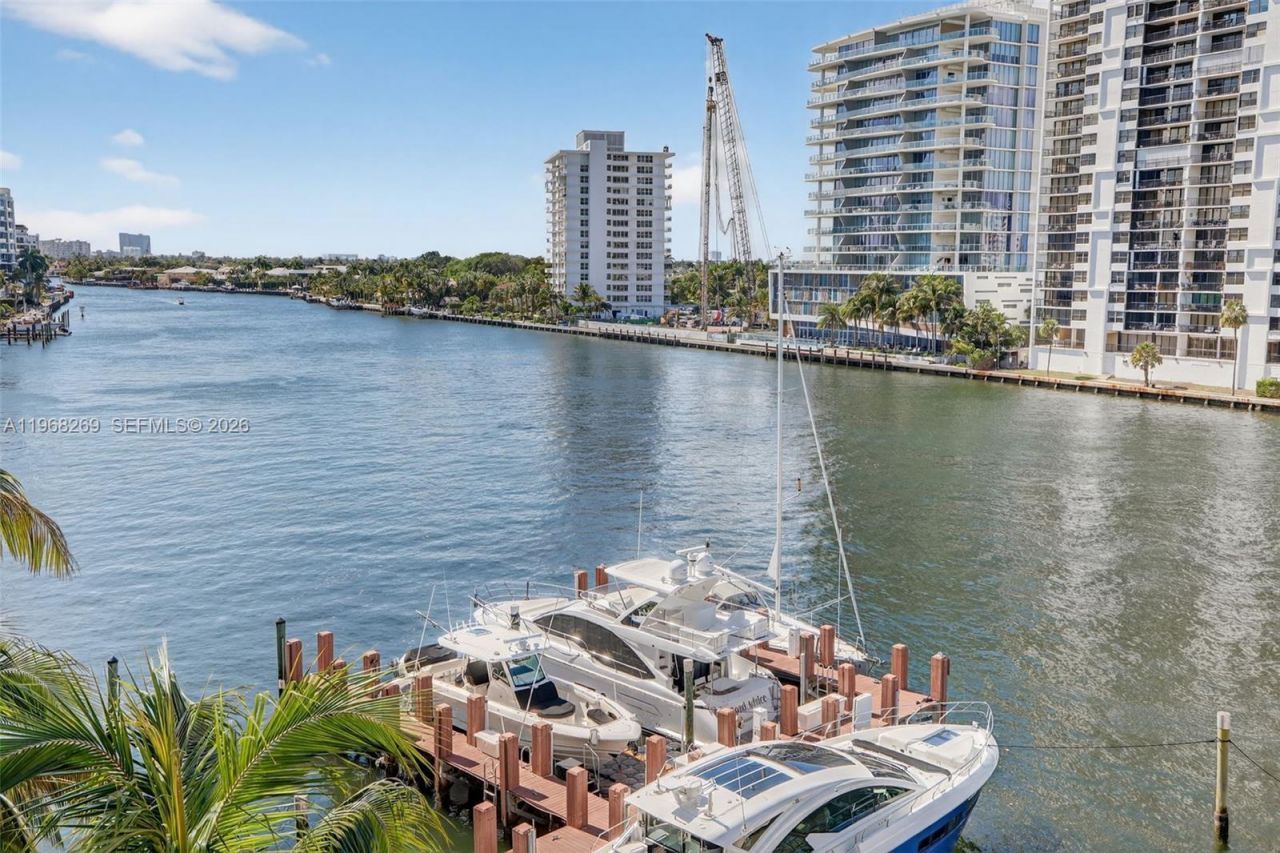 2845 NE 9th St, Unit 504, Fort Lauderdale, FL 33304 Photo