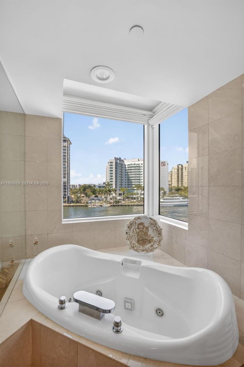 2845 NE 9th St, Unit 504, Fort Lauderdale, FL 33304 Photo