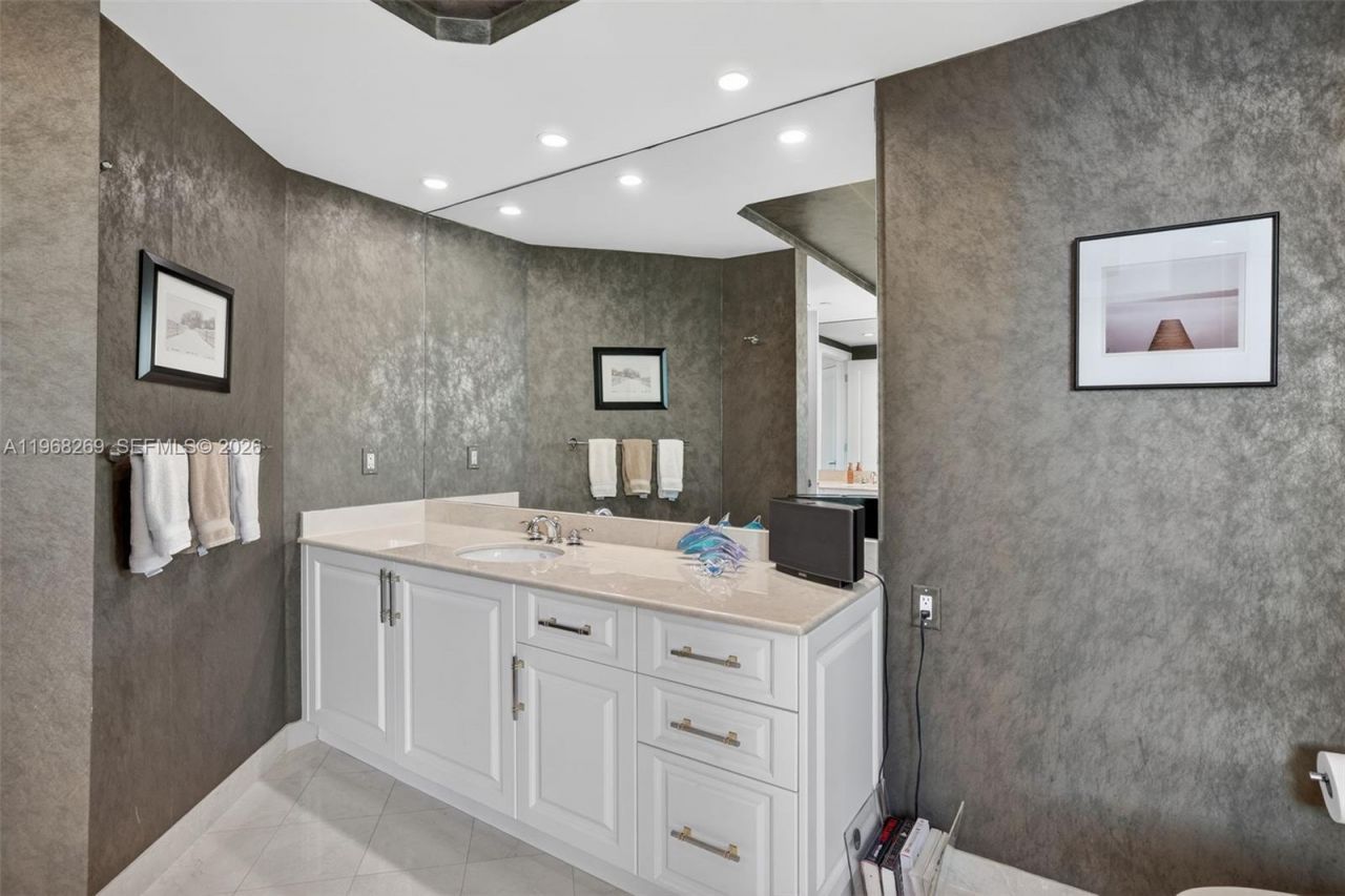 2845 NE 9th St, Unit 504, Fort Lauderdale, FL 33304 Photo