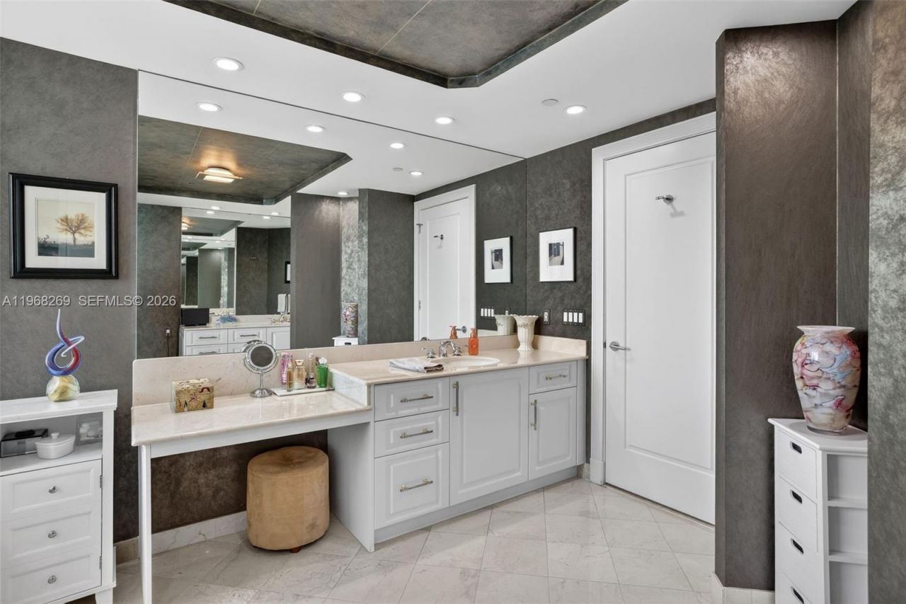 2845 NE 9th St, Unit 504, Fort Lauderdale, FL 33304 Photo