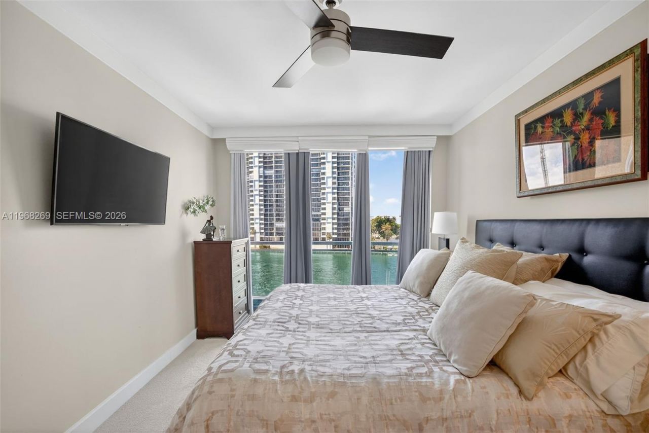 2845 NE 9th St, Unit 504, Fort Lauderdale, FL 33304 Photo