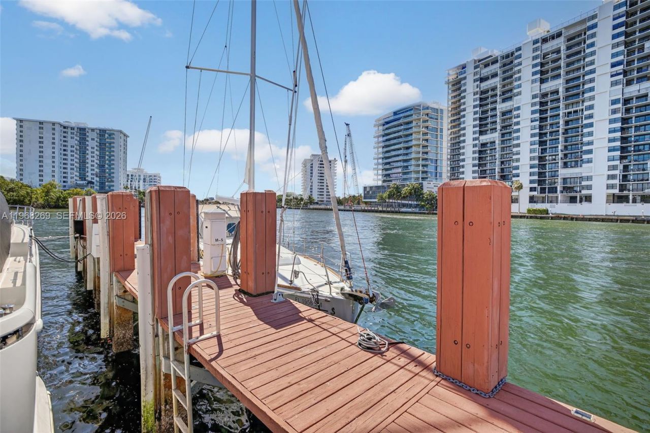 2845 NE 9th St, Unit 504, Fort Lauderdale, FL 33304 Photo