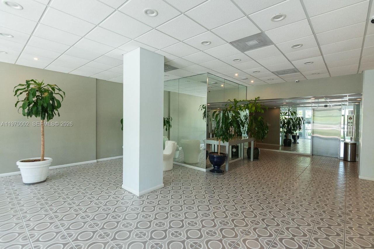 1020 Meridian Ave, Unit 314, Miami Beach, FL 33139 Photo