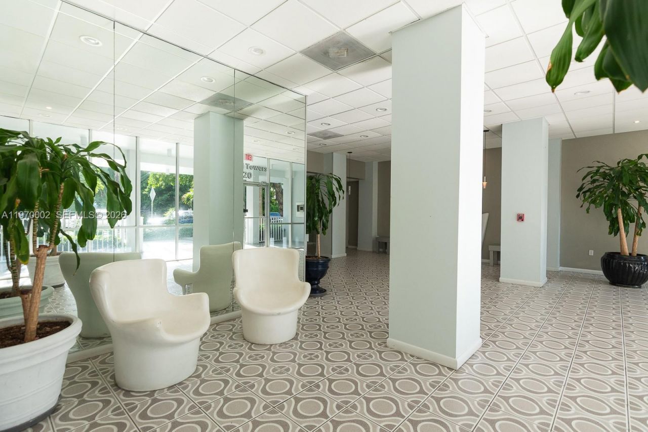 1020 Meridian Ave, Unit 314, Miami Beach, FL 33139 Photo