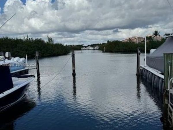 6200 SW 152nd St , Palmetto Bay, FL 33157