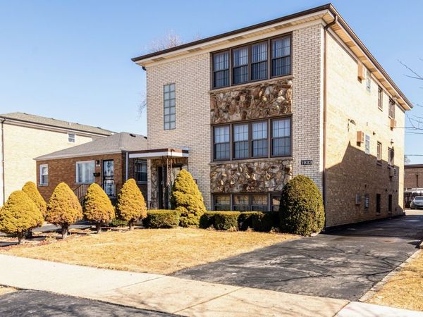 1933 N 18th Avenue, Melrose Park, IL 60160