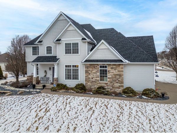 4220 E 48TH Street, Davenport, IA 52807