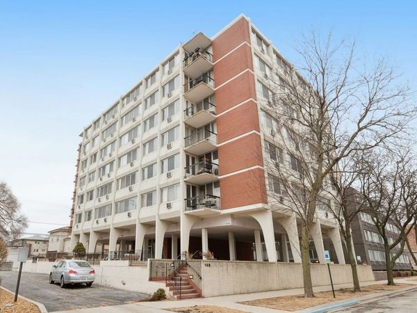 140 Marengo Avenue, Unit 604, Forest Park, IL 60130